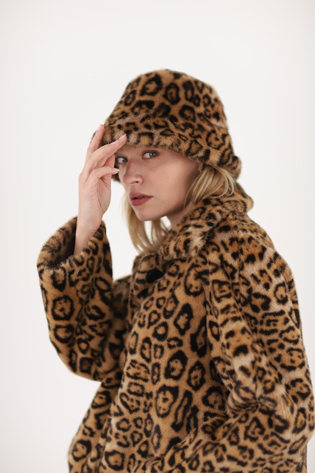 Bonnet fausse fourrure imprimé panthère