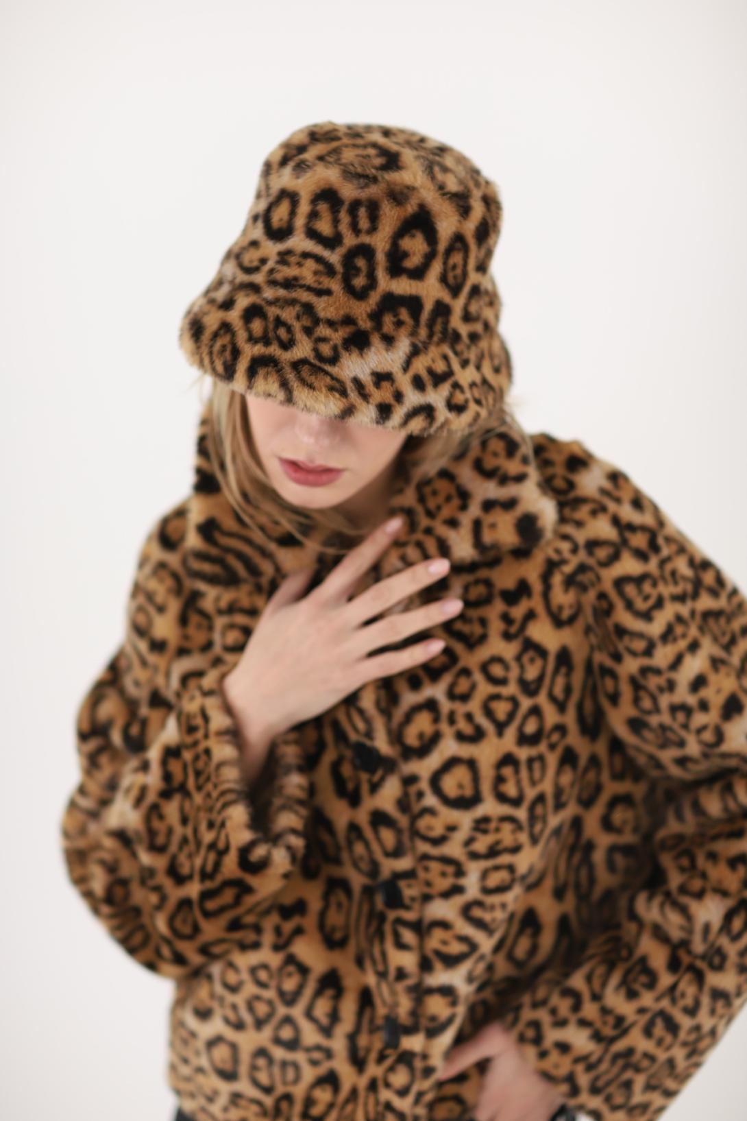 Bonnet fausse fourrure imprimé panthère