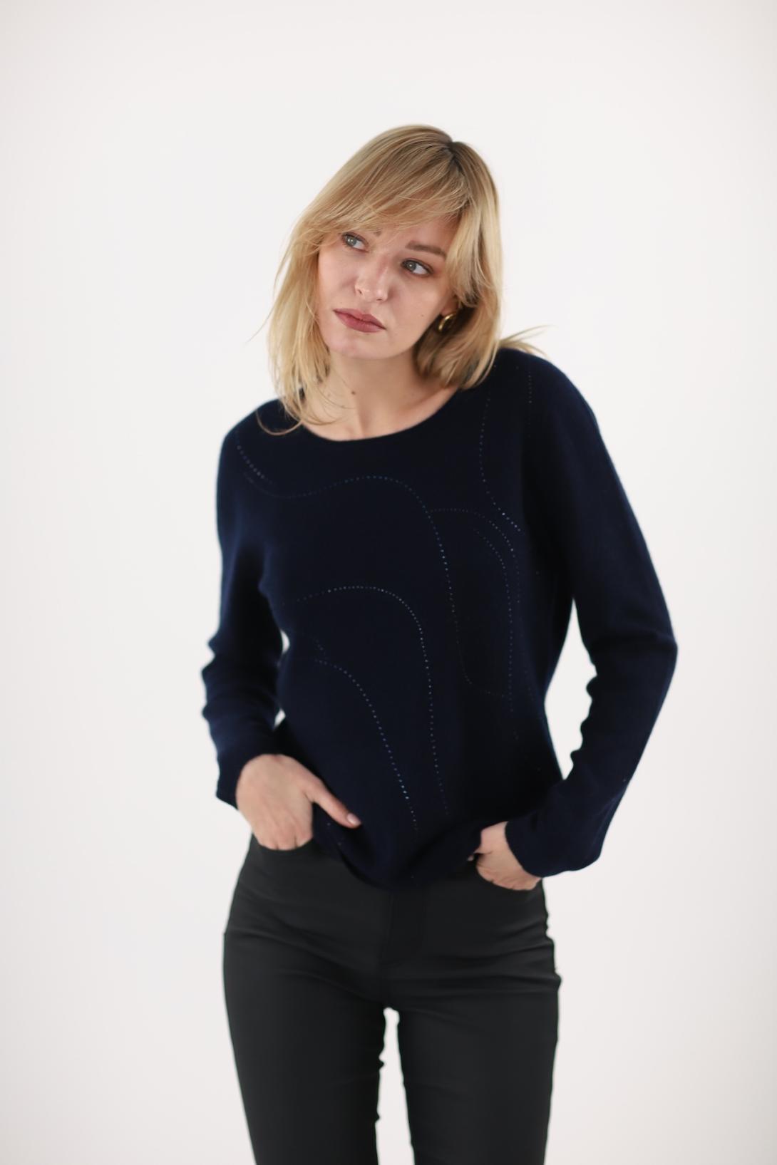 Pull col ras du cou lignes strass